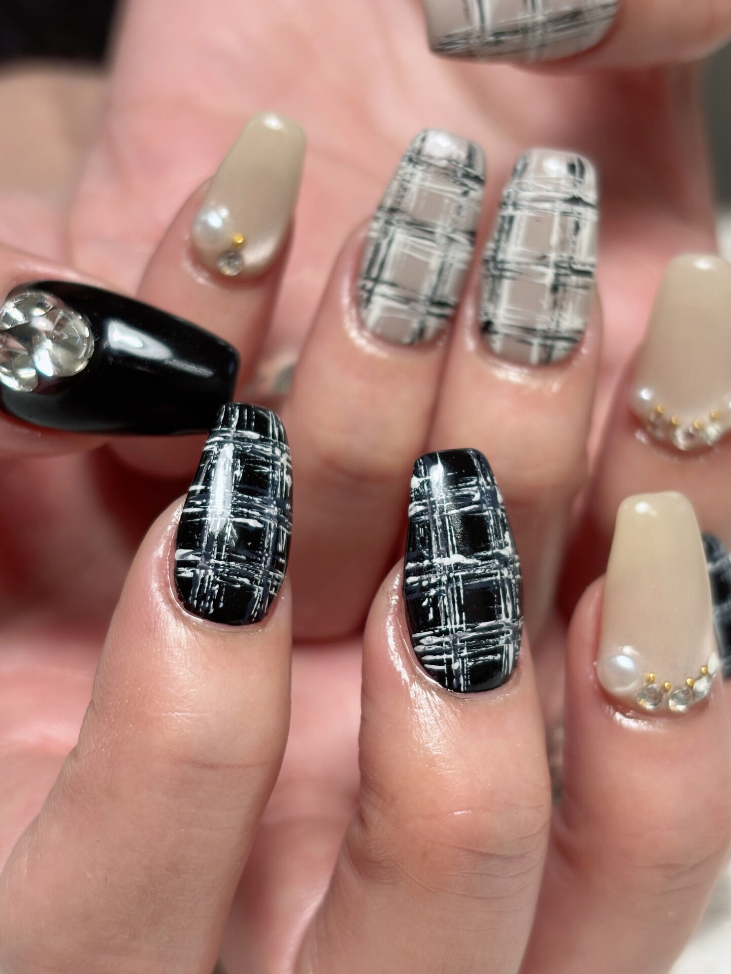 チェックでアシンメトリーデザイン💅